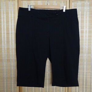 Vintage y2k Spring Street black bermuda shorts size 24